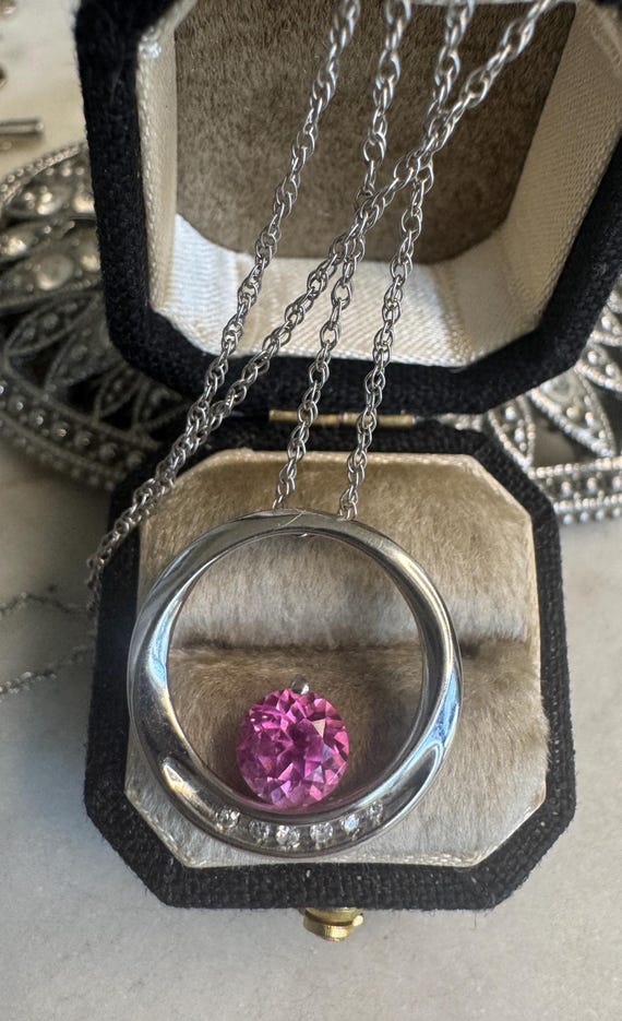 White Gold Pink Sapphire Pendant Necklace