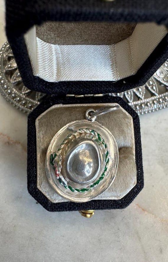 Silver Vintage Floral Enamel Hat Charm