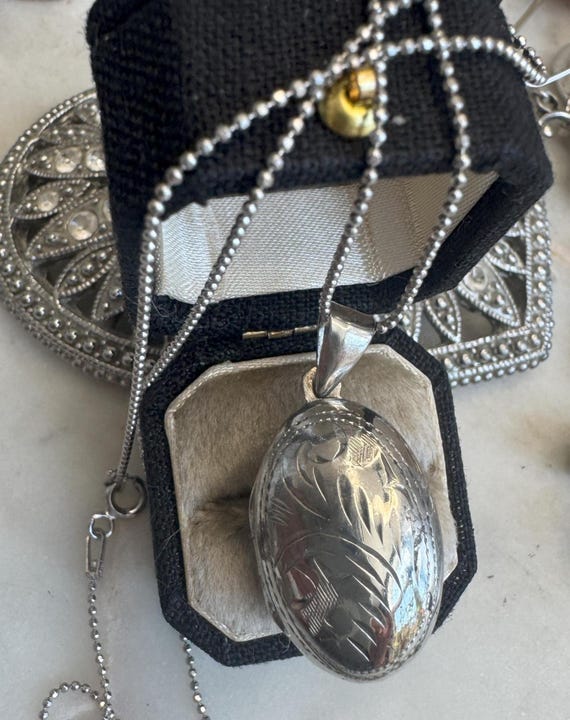 Vintage Silver Locket Pendant Necklace