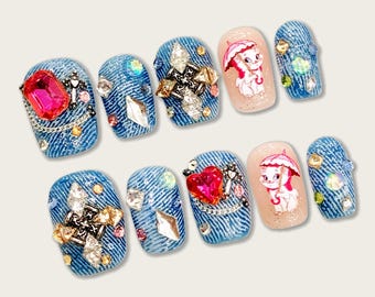 Denimpers op nagels met cartoon, strass hart, kawaii kunstnagels