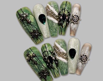 Green Spider Press On Nails – Gothic Halloween Chains & Gems