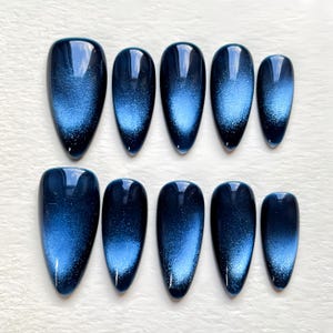 Almond  Blue Cat Eye art nails, press on nails, glue on cat eye nails, reuse nails, jelly fake nail, glitter shine Christmas nail
