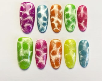 Uñas postizas de ojos de gato arcoíris: uñas postizas con purpurina