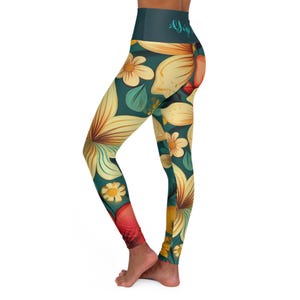 Calming Nature Flower Yoga Leggings, Women&#39;s High Waist Workout Pants, Statement Leggings for Meditation, Floral Athletic Tights, Botanical