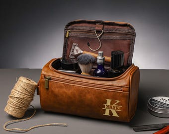 Personalized Men's Toiletry Bag, Custom Engraved Leather Groomsman Dopp Kit Bag, Groomsmen Gifts