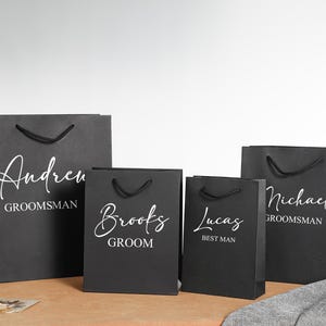 Personalized Groomsmen Gift Bag, Groomsmen Gifts, Custom Best Man Gift Bag, Personalized Gift Bag, Wedding Party Gift Bags, Wedding Favors