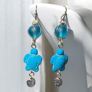 Turquoise Colored Sea Turtle Earring Ocean-Inspired Dangle Earring Beach Jewelry with Glass Bead Summer Gift for Turtle Lovers Gift for her