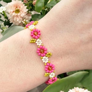 Pulsera de cuentas florales hecha a mano: joyería de cristal bohemia