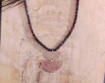 Perlenkette mit Halbkreis aus Messing, Boho, Verstellbare Länge, Minimal, Türkis, Grün, Rot, Gold, Geometrisch