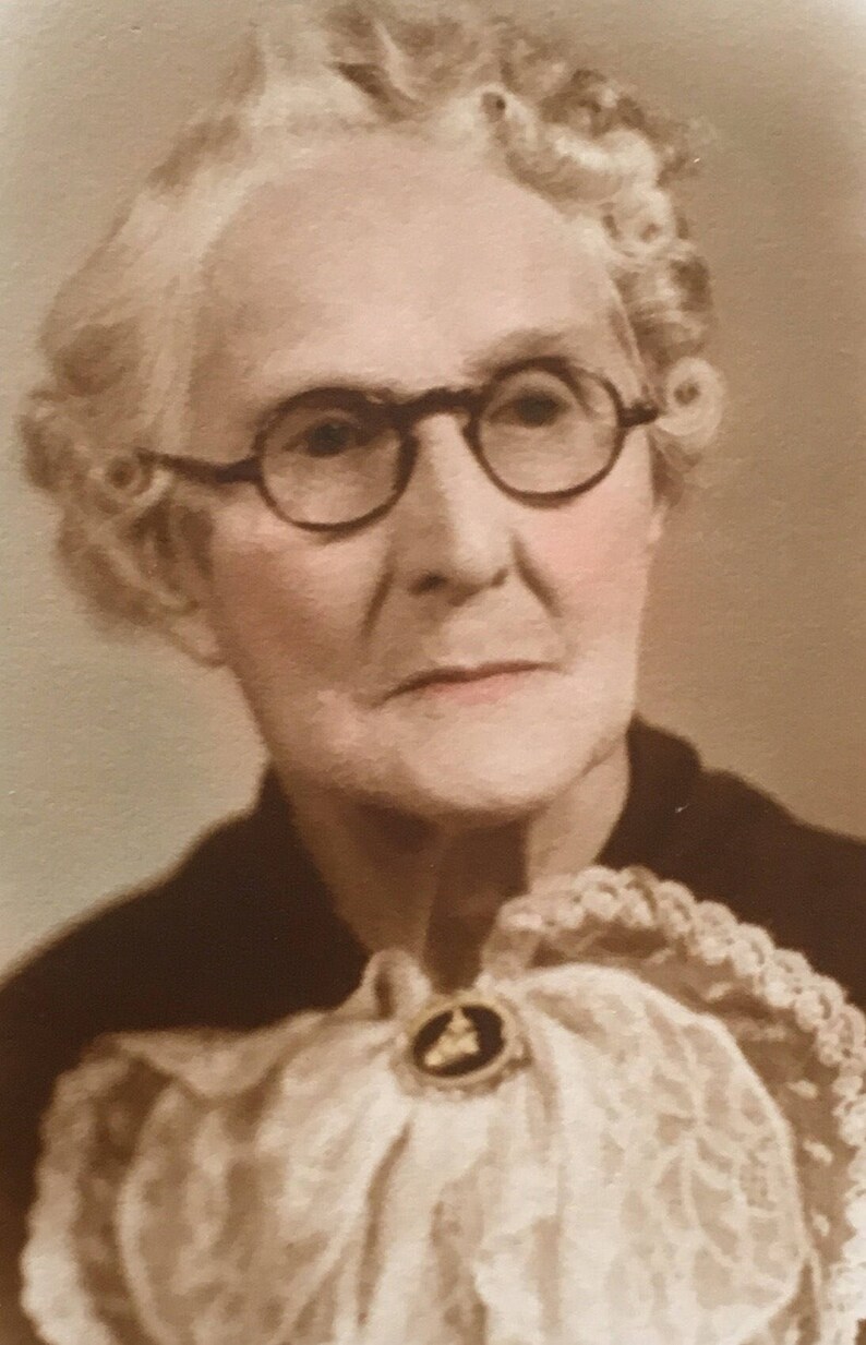 GRANNY GRACIOUS Like Ever. The Best Vintage Tinted Photo