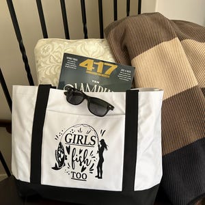 Girls Fish Too Weiß-Schwarz-Tasche mit Griffen, Außentasche und HTV-Design, 600d Polyester-Einkaufstasche mit PVC-Rücken und Seitenfaltenboden