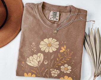 Vintage Wildflower Graphic Tee  Boho Floral Line Art T-Shirt  Garden Nature Lover Gift Earthy Bohemian Flower Shirt