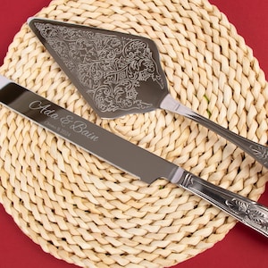 Engraved Wedding Cake Cutting Set: Stainless Steel Keepsake Gift