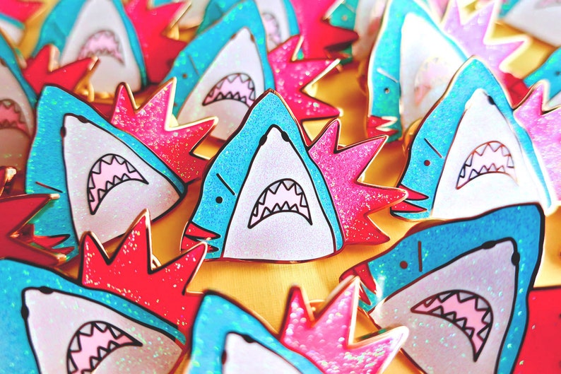 Boom Shark Enamel Pin 画像 3