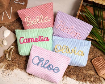 Trousse de maquillage en seersucker personnalisée, pochette de voyage pour les vacances, cadeau de demoiselle d'honneur, cadeau enseignant, trousse de remise des diplômes