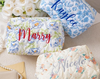 Trousse de maquillage matelassée personnalisée à motif floral, pochette cosmétique brodée avec nom, trousse de toilette de voyage, cadeau pour demoiselle d'honneur