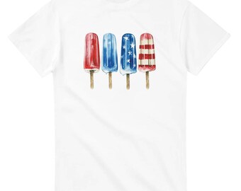 Könnte beinhalten: Ein weißes T-Shirt mit einem Motiv von vier Eis am Stiel. Die Eis am Stiel sind rot, weiß und blau, ähnlich der deutschen Flagge.