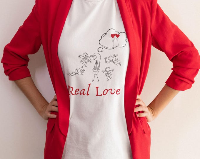 Elegant Love T-Shirt with Romantic Minimalist Illustration