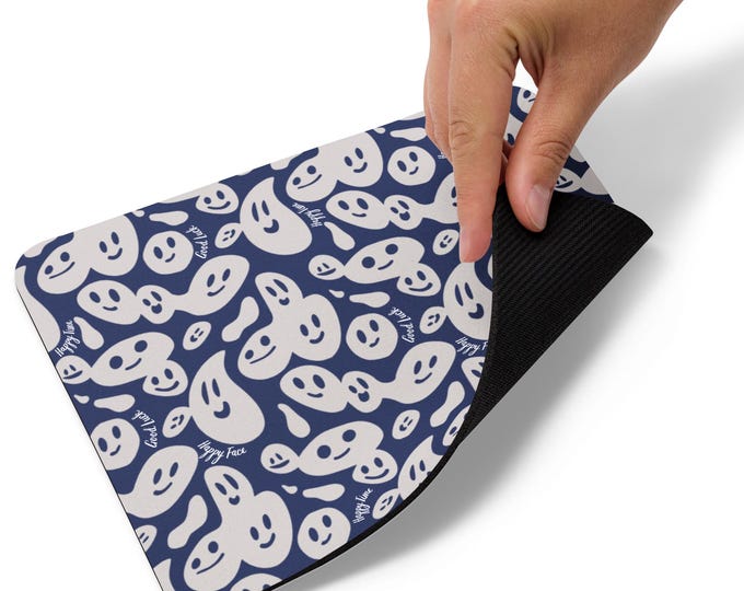 Retro Cartoon Design Mouse Pad – Happy Face Good Vibes