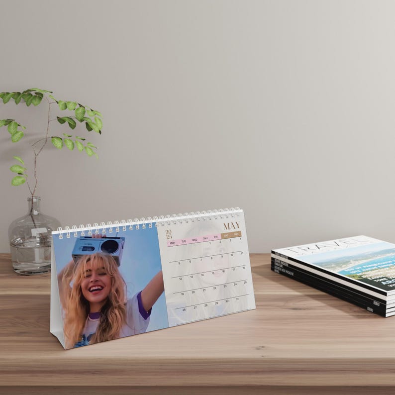 2025 Sabrina Carpenter Desktop Calendar, Desk Calendar, Music Fan Gift