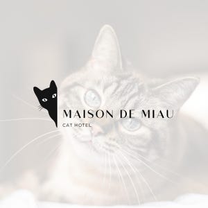 Professionelles Logo für ein Katzenhotel mit stilisierter Katze und eleganter Schrift.