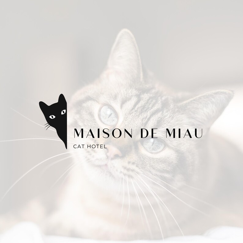Professionelles Logo für ein Katzenhotel mit stilisierter Katze und eleganter Schrift.