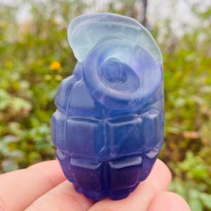Natural Fluorite quartz,quartz crystal,hand carved,Crystal grenade specimen,fluorite grenade,Home Decoration