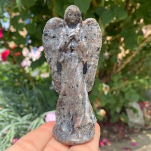 3.9&#39;&#39; Natural Yooperlite stone,crystal Angel,quartz crystal,hand carved,Angel skull,Home Decoration 1pc