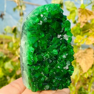 Beautiful Green Geode quartz,quartz crystal,hand carved,Crystal Geode specimen,Mineral Vug,Home Decoration