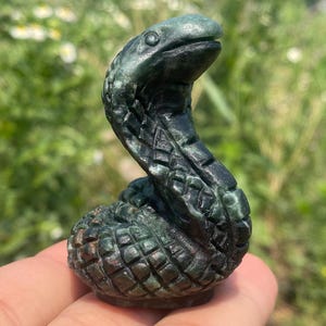 2.2&quot; Natural Green jade quartz,quartz crystal,hand carved,Crystal snake skull,Green jade snake,Home Decoration