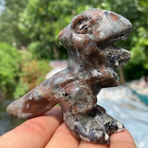 3.1&#39;&#39; Natural Yooperlite crystal,crystal Dinosaur,quartz crystal,hand carved,Yooperlite crystal Dinosaur skull,Home Decoration 1pc