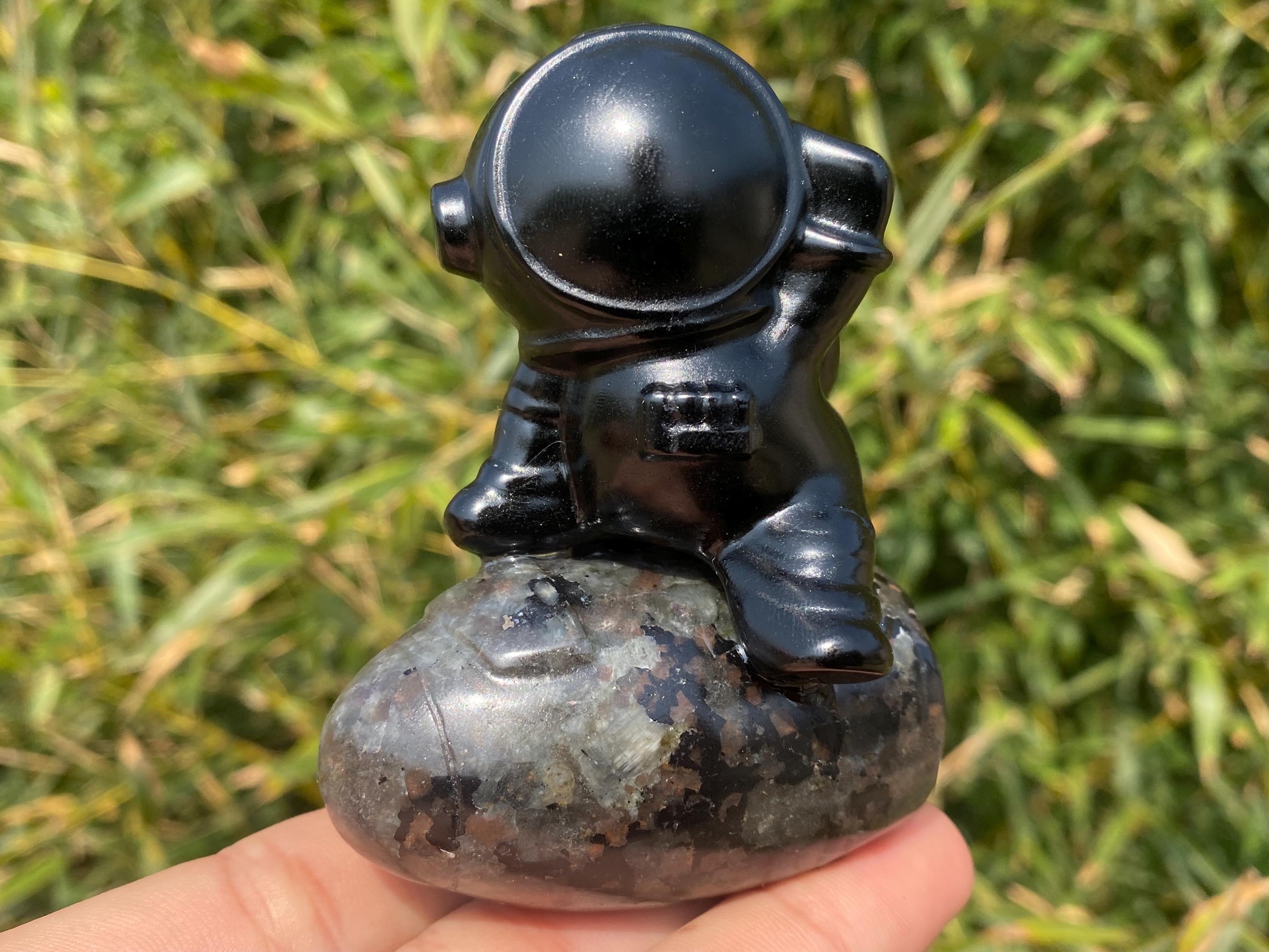3.3'' Natural Obsidian+yooperlite crystal,yooperlite rocket,quartz crystal,hand carved,Crystal Astronaut skull,Home Decoration 1pc