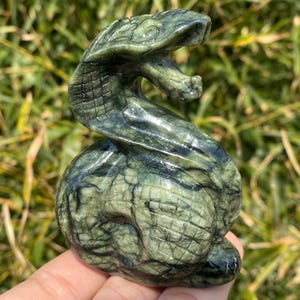 3.1&#39;&#39; Natural Green jade crystal,quartz crystal,hand carved,Crystal Snake skull,Green jade crystal Snake,Home Decoration 1pc