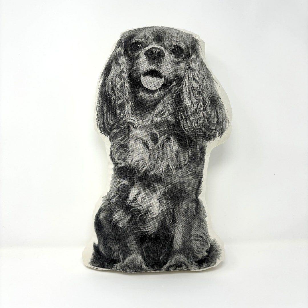 Oreiller Cavalier King Charles en forme de contour, sérigraphié, cousu à la main, cadeau parfait