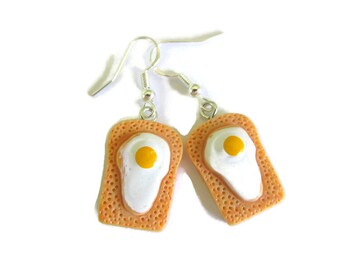 Egg and toast earrings. food jewelry, polymer clay food, miniature food earrings, breakfast earrings, teen gift, food earrings, fun earrings