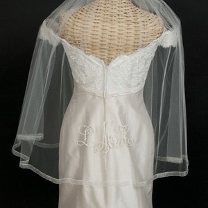 Bridal Veil Personalized with embroidered monogrammed Fingertip length with organza ribbon edge image 2