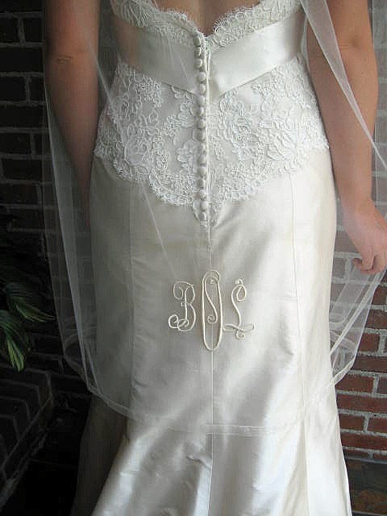 Bridal Veil Personalized with embroidered monogrammed Fingertip length with organza ribbon edge image 1