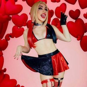 Sugarpuss HARLEQUIN COSTUME SET, Bikini Top and Highwaist Mini Circle Skirt, Red Black Jester Cosplay Villain