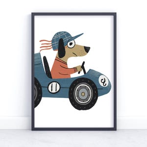 Coole hond rijden racewagen kindermuurkunst dierenprint hond poster genderneutraal decor kinderkamer