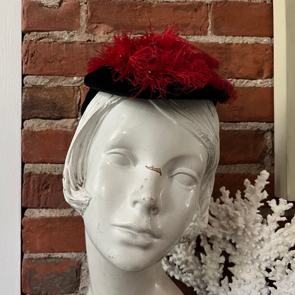 1940s Black Velvet Ring Fascinator with Red Ostrich Feathers