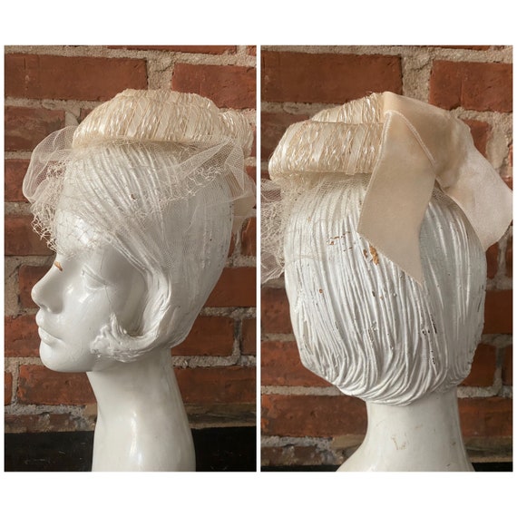 1950s Cream Fascinator with Velvet Bow - image 1