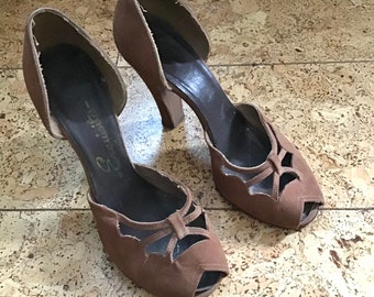 1940s Exquisites Brown Suede Peep Toe Heels