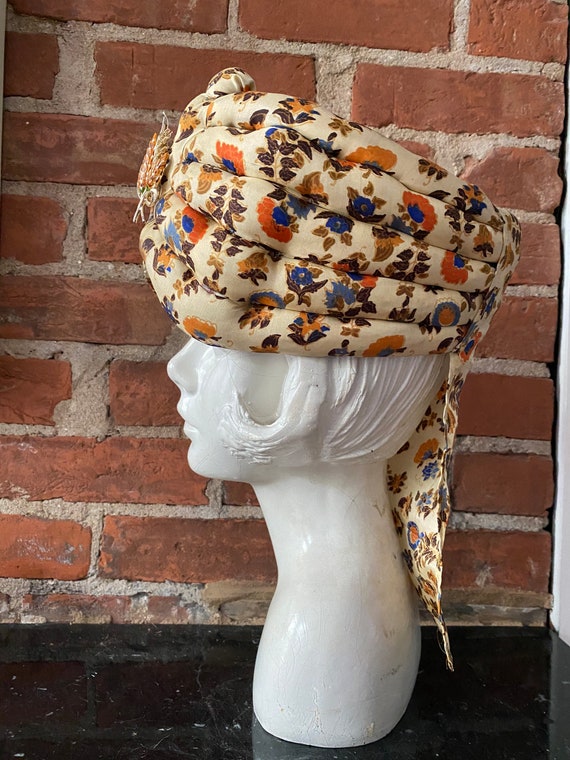 1930s Silk Turban with Back Flap Feature - image 7