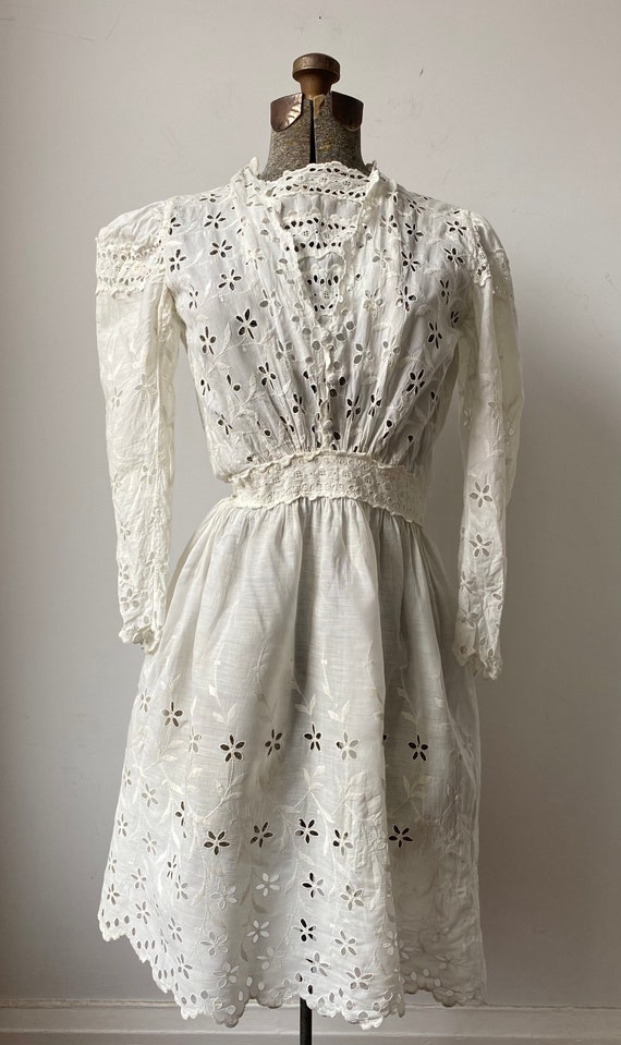 Edwardian Era White Eyelet Dress - image 5