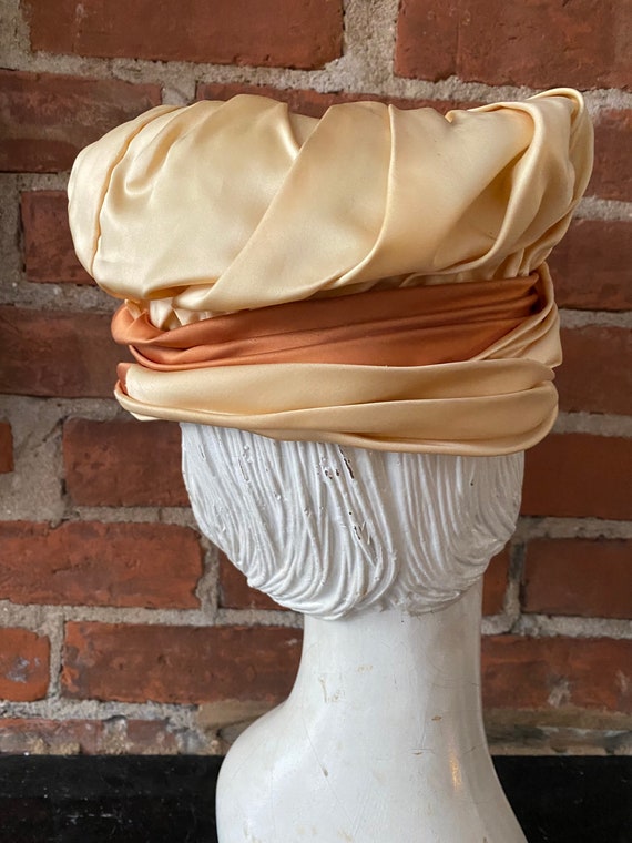 1960s Chez Original Two Tone Satin Toque Hat - image 4