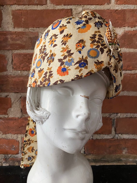 1930s Silk Turban with Back Flap Feature - image 4