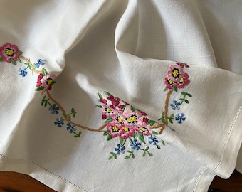 Vintage Floral Embroidered Linen Tablecloth