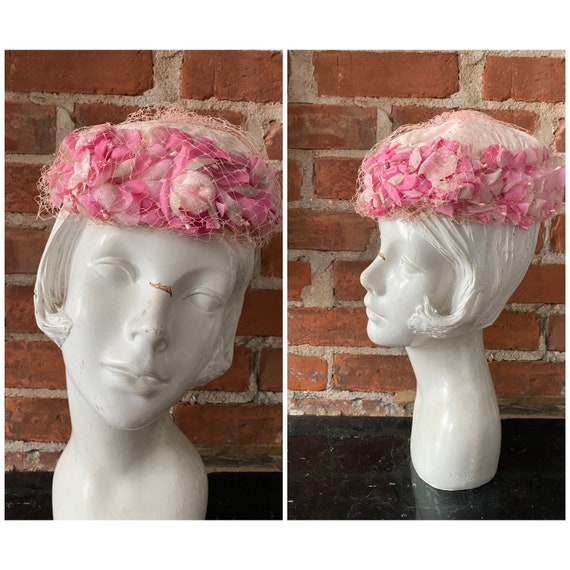 1950s Pink Pillbox Hat with Pink Flowers - image 1