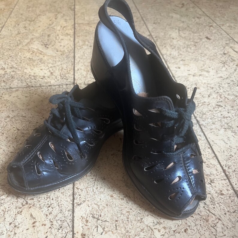 1930s Teardrop Cutout Laceup Shoes 5.5EE image 4