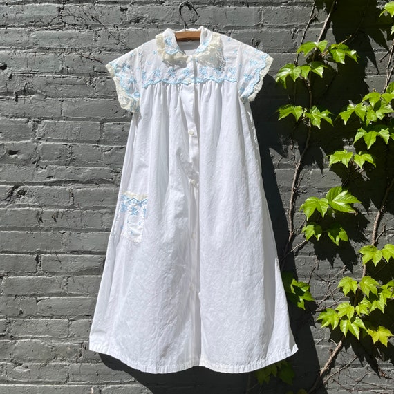 1970s Embroidered Housecoat/Lingerie